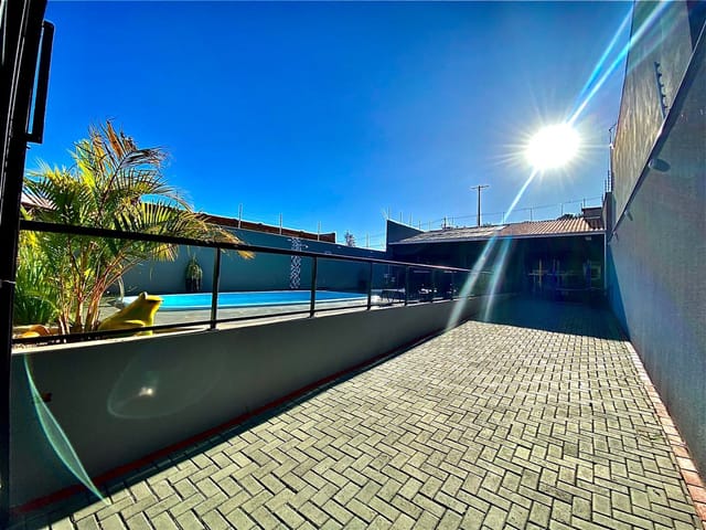 Casa com 300m² 1 quarto e 2 banheiros, à venda, no bairro Pq Manella em Cambé