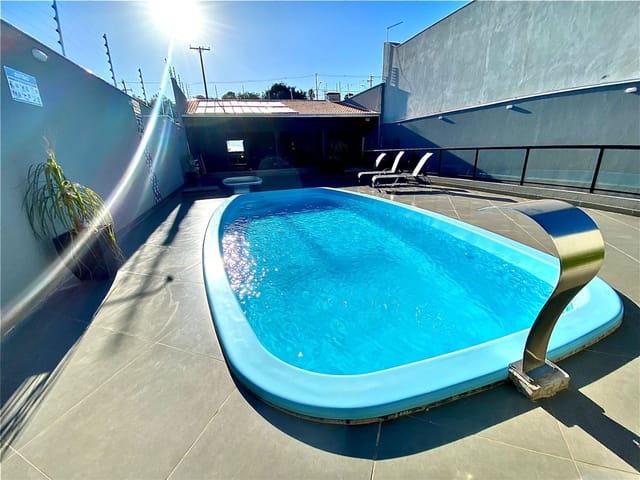 Casa com 300m² 1 quarto e 2 banheiros, à venda, no bairro Pq Manella em Cambé
