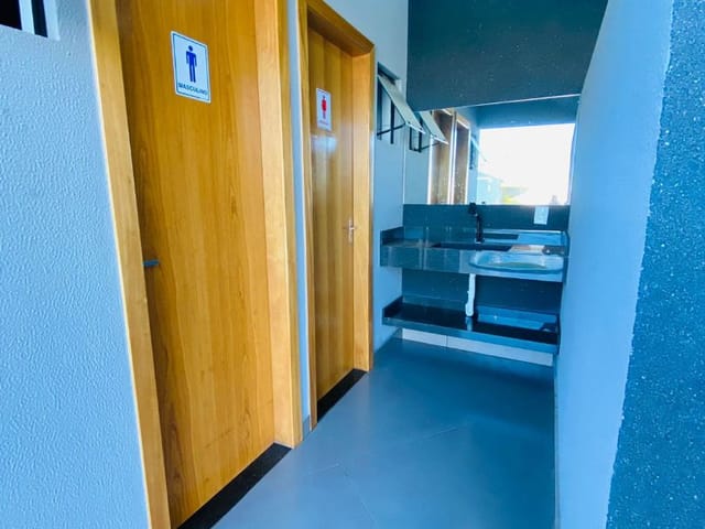 Casa com 300m² 1 quarto e 2 banheiros, à venda, no bairro Pq Manella em Cambé
