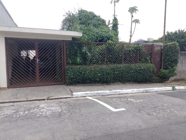 Casa com 300m² 2 quartos e 1 banheiro, à venda, no bairro Parque Sevilha em São Paulo