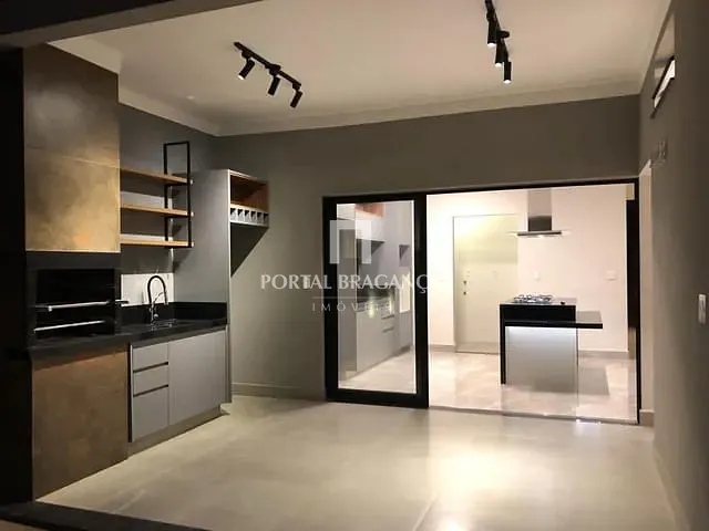 Casa com 300m² 3 quartos e 4 banheiros, à venda, no bairro Condomínio Residencial Euroville II em Bragança Paulista