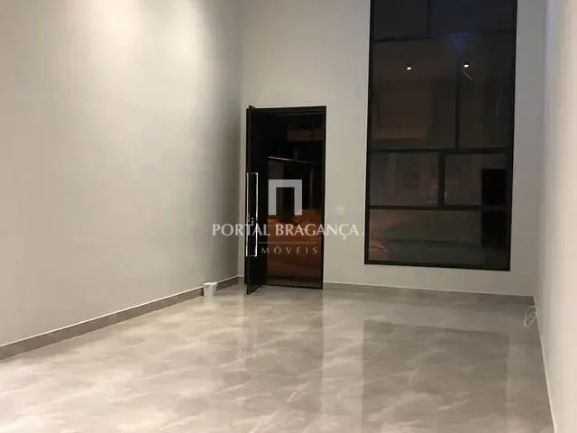 Casa com 300m² 3 quartos e 4 banheiros, à venda, no bairro Condomínio Residencial Euroville II em Bragança Paulista