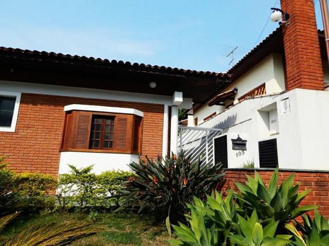 Casa com 450m² 4 quartos e 5 banheiros, à venda, no bairro Transurb em Itapevi