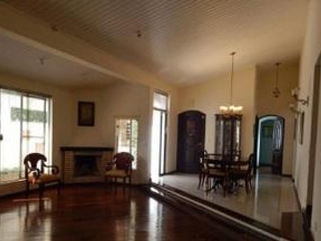 Casa com 450m² 4 quartos e 5 banheiros, à venda, no bairro Transurb em Itapevi