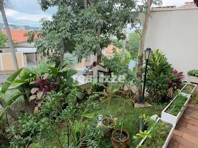 Casa com 285m² 4 quartos e 4 banheiros, à venda, no bairro Boa Vista em Itapira