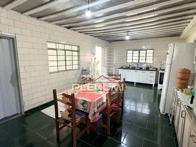 Casa com 299m² 3 quartos e 2 banheiros, à venda, no bairro Jardim Maria Lígia em Santa Gertrudes