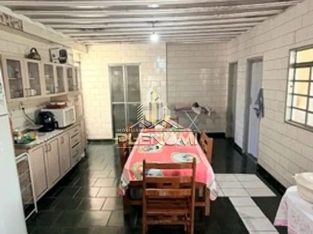 Casa com 299m² 3 quartos e 2 banheiros, à venda, no bairro Jardim Maria Lígia em Santa Gertrudes