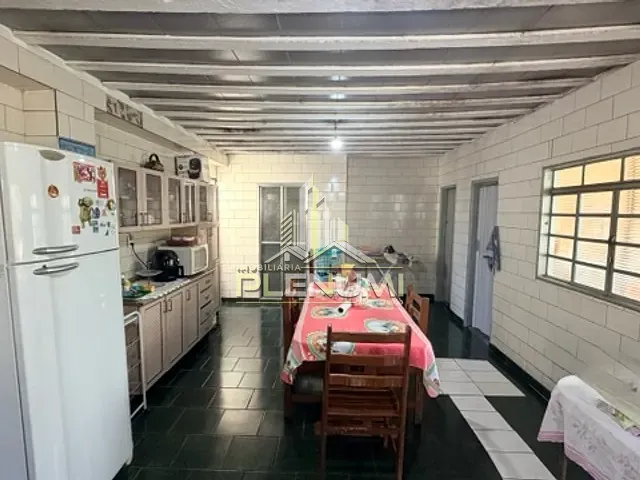 Casa com 299m² 3 quartos e 2 banheiros, à venda, no bairro Jardim Maria Lígia em Santa Gertrudes
