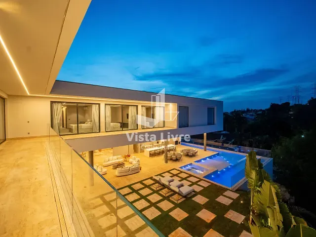 Casa com 1940m² 9 quartos e 8 banheiros, à venda, no bairro Tamboré em Santana de Parnaíba