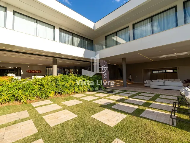 Casa com 1940m² 9 quartos e 8 banheiros, à venda, no bairro Tamboré em Santana de Parnaíba