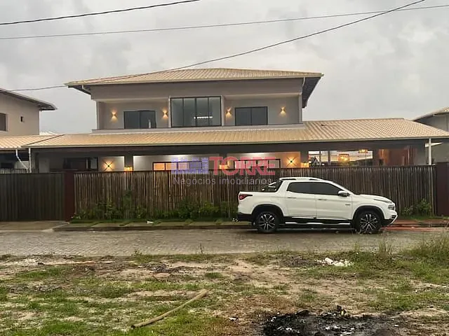 Casa 4 quartos e 6 banheiros, à venda, no bairro Olivença em Ilhéus