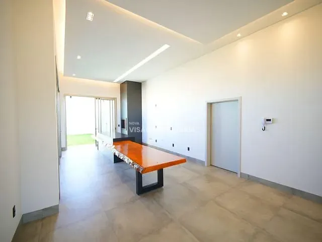 Casa com 360m², à venda, no bairro Residencial Paris em Sinop