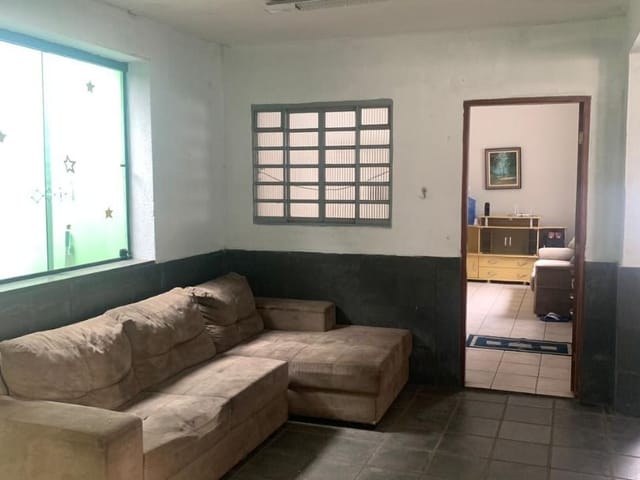 Casa 3 quartos e 2 banheiros, à venda, no bairro Centro em Extrema