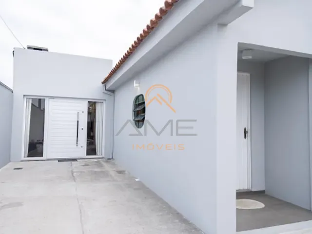 Casa com 300m² 3 quartos e 3 banheiros, à venda, no bairro Três Vendas em Pelotas