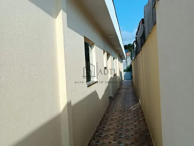 Casa com 250m² 3 quartos e 1 banheiro, à venda, no bairro Jardim Modelo em Mogi das Cruzes