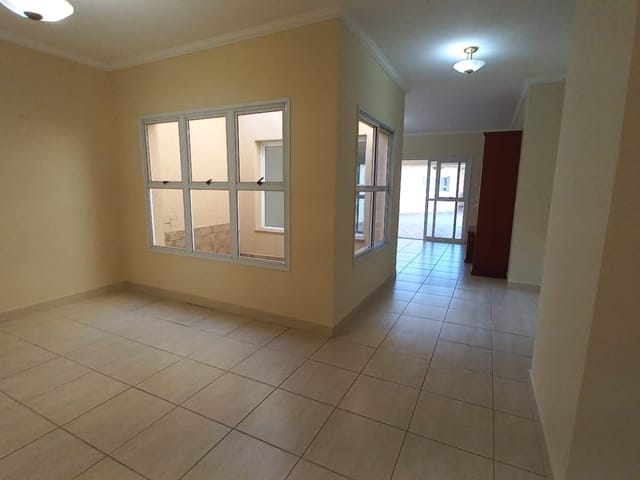 Casa com 462m² 3 quartos e 3 banheiros, à venda ou para alugar, no bairro Vila Todos os Santos em Indaiatuba