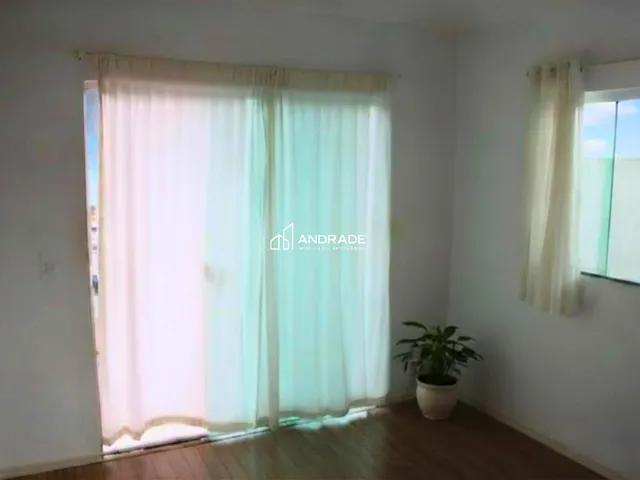 Casa 3 quartos e 3 banheiros, à venda, no bairro Residencial Araucária em Apucarana