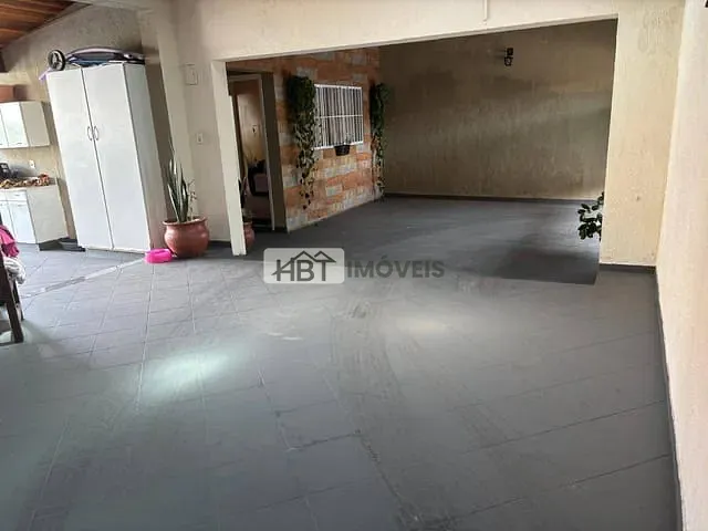 Casa com 275m² 4 quartos e 3 banheiros, à venda, no bairro Jardim Vânia Maria em Bauru