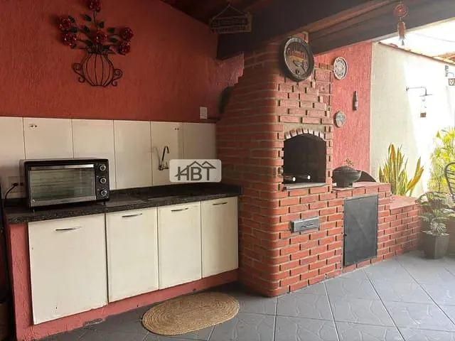 Casa com 275m² 4 quartos e 3 banheiros, à venda, no bairro Jardim Vânia Maria em Bauru