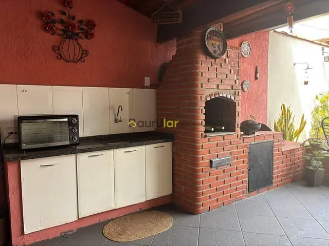 Casa com 275m² 4 quartos e 3 banheiros, à venda, no bairro Jardim Vânia Maria em Bauru