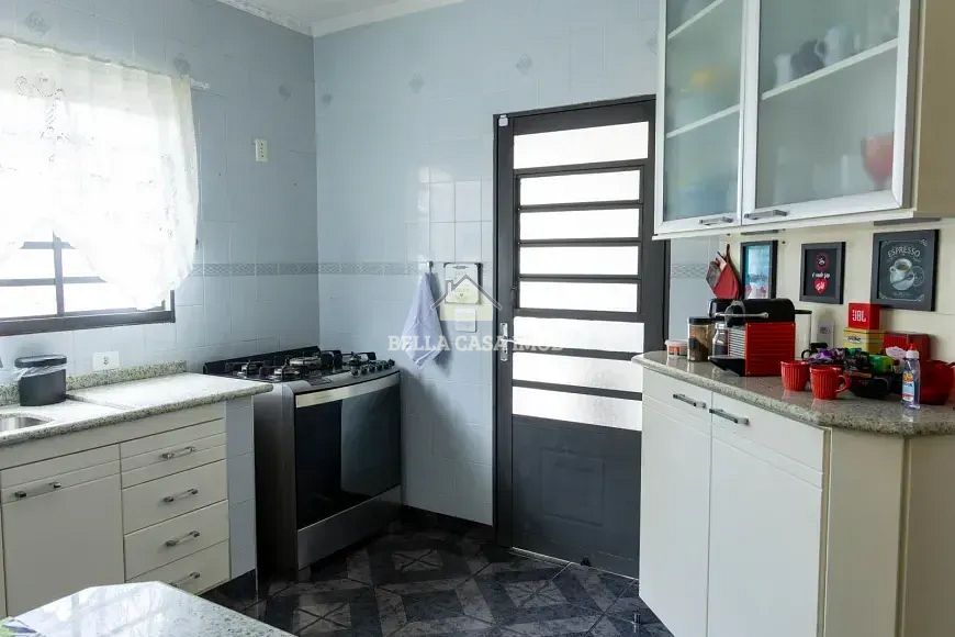 Casa à venda com 3 quartos, 178m² - Foto 11