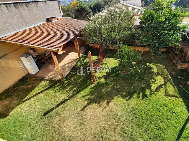 Casa 5 quartos e 3 banheiros, à venda, no bairro Country Club em Poços de Caldas