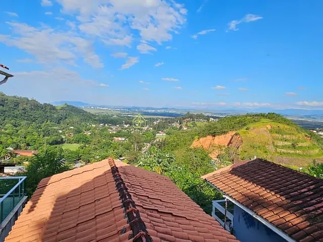 Casa com 96m² 1 quarto e 1 banheiro, à venda, no bairro África (Penedo) em Itatiaia