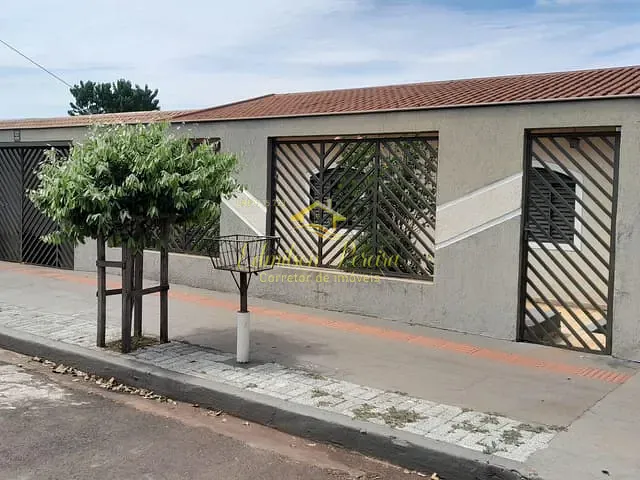 Casa com 300m² 3 quartos e 1 banheiro, à venda, no bairro Vila Rica em Londrina
