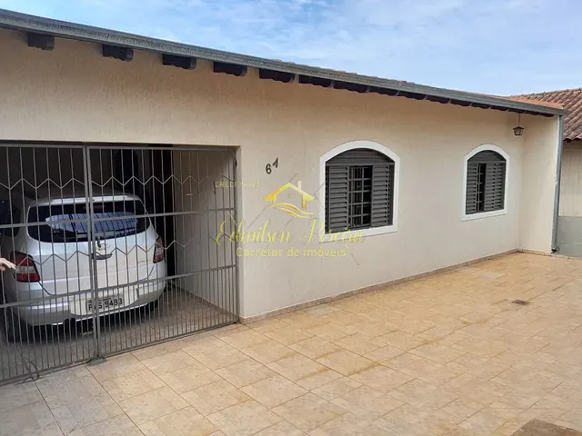 Casa com 300m² 3 quartos e 1 banheiro, à venda, no bairro Vila Rica em Londrina