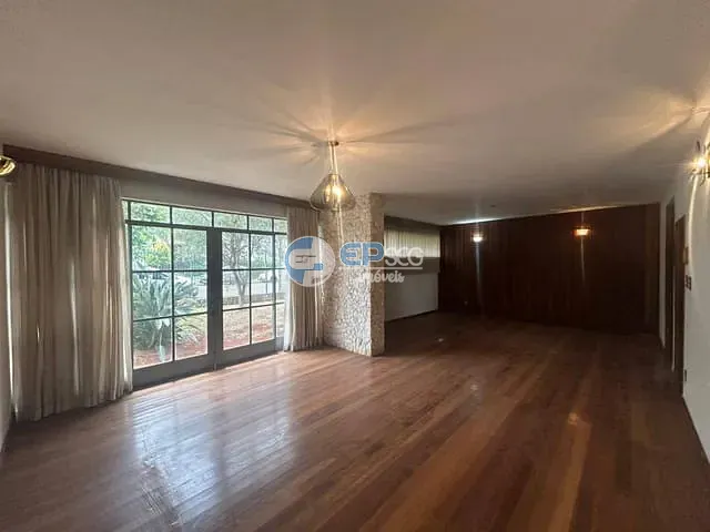 Casa com 500m², para alugar, no bairro Canadá em Londrina