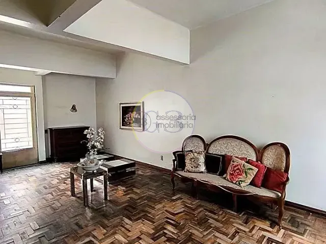 Casa 3 quartos e 3 banheiros, à venda ou para alugar, no bairro Centro em Pelotas