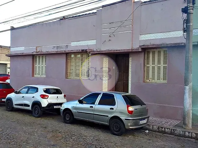 Casa 3 quartos e 3 banheiros, à venda ou para alugar, no bairro Centro em Pelotas