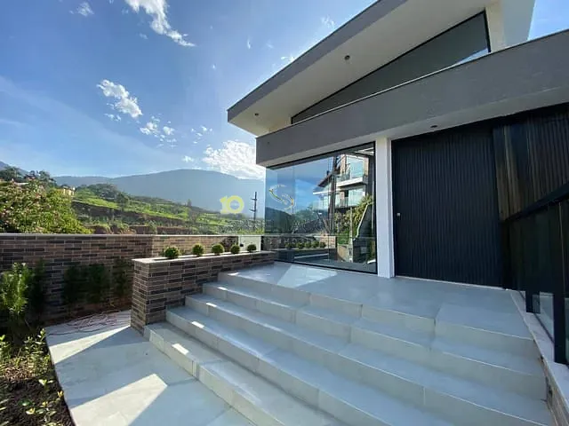 Casa com 369m² 3 quartos e 4 banheiros, à venda, no bairro Pedra Branca em Palhoça