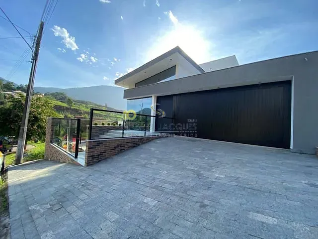 Casa com 369m² 3 quartos e 4 banheiros, à venda, no bairro Pedra Branca em Palhoça
