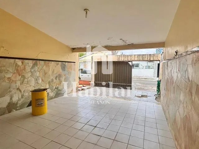 Casa com 240m², para alugar, no bairro Grageru em Aracaju