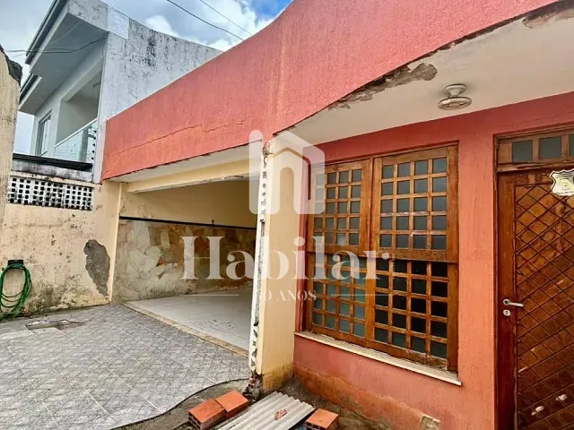 Casa com 240m², para alugar, no bairro Grageru em Aracaju