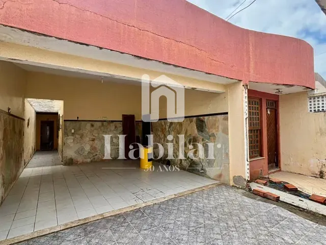 Casa com 240m², para alugar, no bairro Grageru em Aracaju