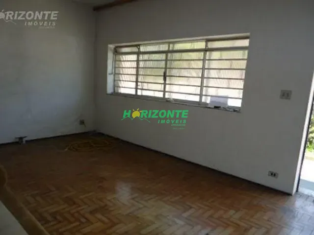 Casa com 250m² 3 quartos e 2 banheiros, à venda, no bairro Centro em São José dos Campos