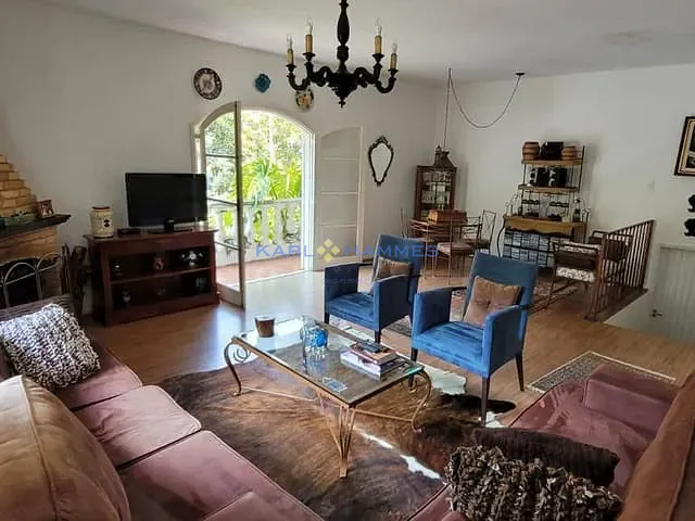 Casa com 1100m² 3 quartos e 3 banheiros, à venda, no bairro Retiro em Petrópolis