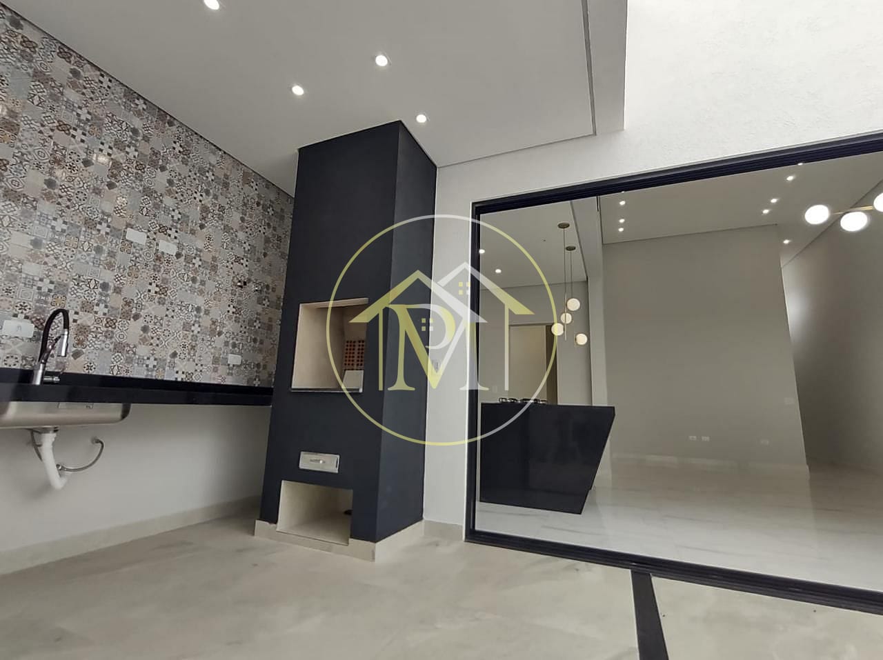 Casa à venda com 3 quartos, 121m² - Foto 4