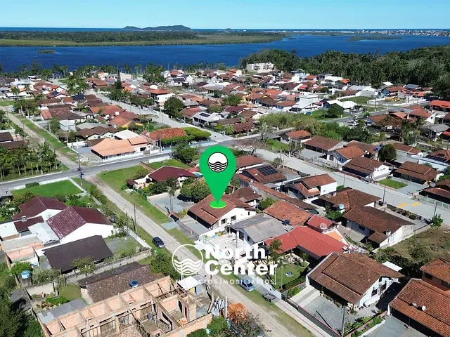 Casa com 360m² 2 quartos e 2 banheiros, à venda, no bairro Pinheiros em Balneário Barra do Sul