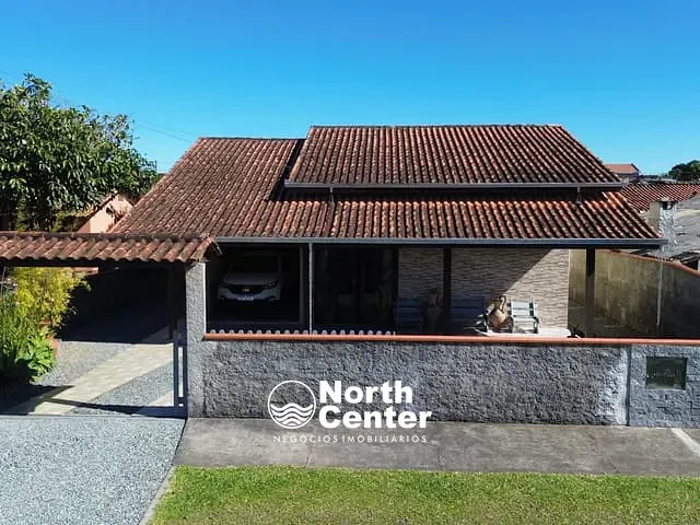 Casa com 360m² 2 quartos e 2 banheiros, à venda, no bairro Pinheiros em Balneário Barra do Sul