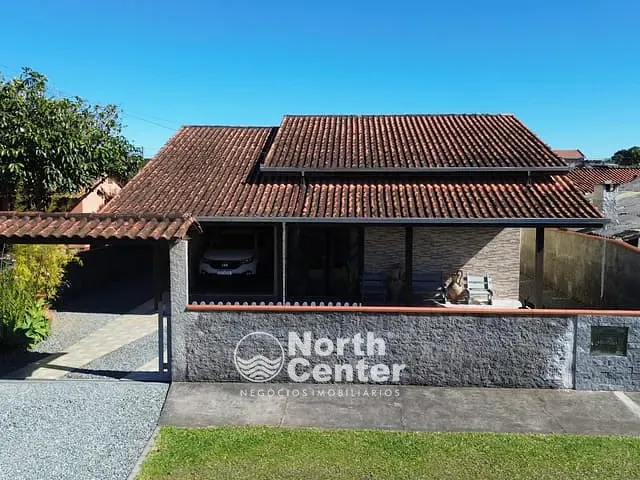 Casa com 360m² 2 quartos e 2 banheiros, à venda, no bairro Pinheiros em Balneário Barra do Sul