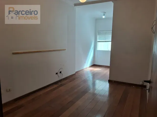 Casa com 210m² 2 quartos e 2 banheiros, à venda ou para alugar, no bairro Vila Carrão em São Paulo