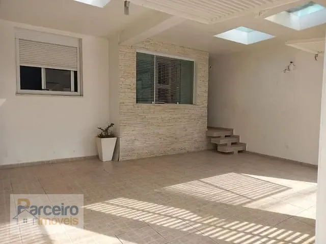 Casa com 210m² 2 quartos e 2 banheiros, à venda ou para alugar, no bairro Vila Carrão em São Paulo