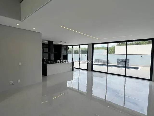 Casa com 300m² 3 quartos e 4 banheiros, à venda, no bairro Condomínio Residencial Euroville II em Bragança Paulista