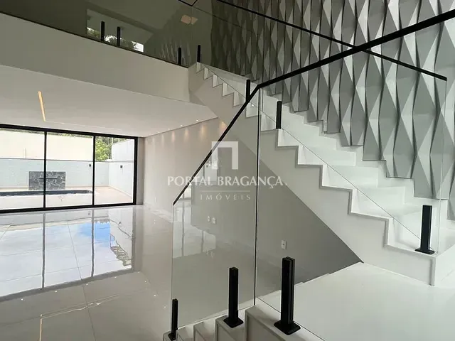 Casa com 300m² 3 quartos e 4 banheiros, à venda, no bairro Condomínio Residencial Euroville II em Bragança Paulista