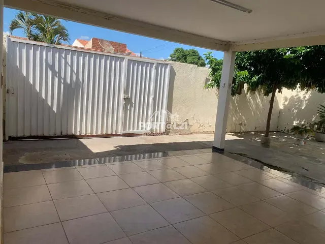 Casa com 200m² 3 quartos e 2 banheiros, à venda, no bairro COHAB Massangano em Petrolina