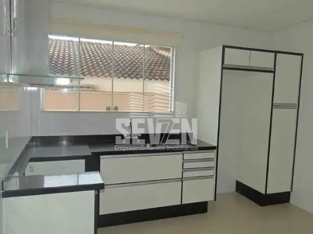 Casa com 360m² 3 quartos e 2 banheiros, à venda, no bairro Residencial Villaggio III em Bauru
