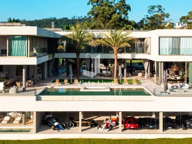 Casa com 2205m² 6 quartos e 8 banheiros, à venda, no bairro Tamboré em Santana de Parnaíba